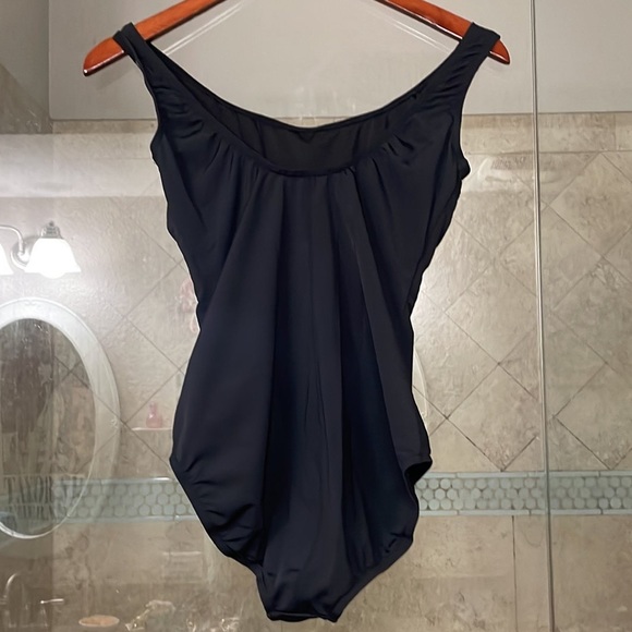 Leotard - Picture 2 of 8